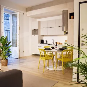  Apartment Balcony In Giudecca By Ortigia